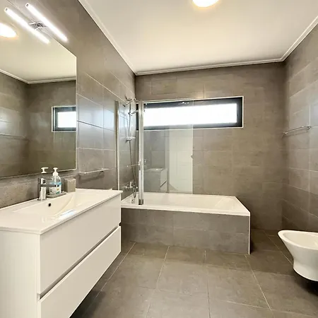 Casa Do Cruzeiro - By Sch Villa *