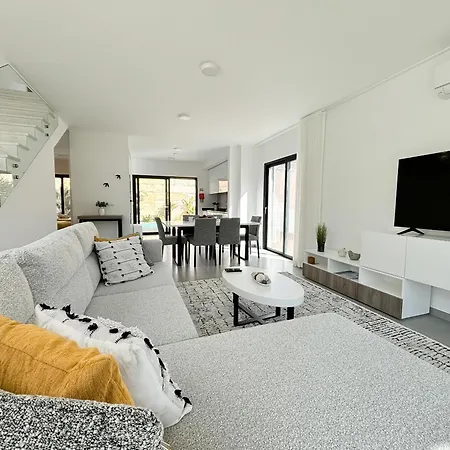 Casa Do Cruzeiro - By Sch *